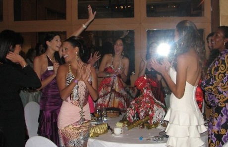 Thí sinh Hoa hậu thế giới đón Giáng Sinh sớm - 6