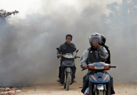 “Tự đầu độc” ở làng đồng nát  - 9