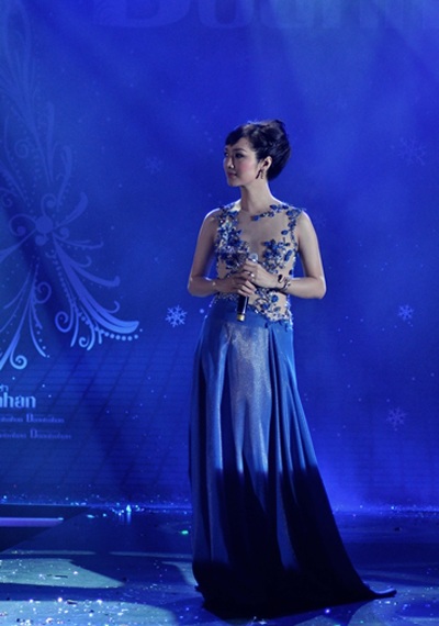 Hoa hậu Đền Hùng Giáng My trổ tài ca hát - 1