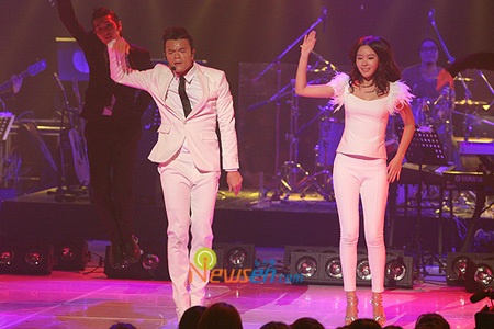 “Người đẹp ngàn cân” làm vũ công - 7