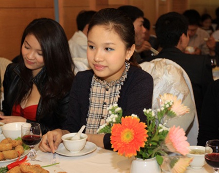 Lễ cưới lãng mạn của “Vàng Anh” Minh Hương - 10 Lễ cưới lãng mạn của “Vàng Anh” Minh Hương - 10