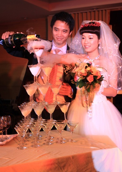 Lễ cưới lãng mạn của “Vàng Anh” Minh Hương - 7 Lễ cưới lãng mạn của “Vàng Anh” Minh Hương - 7