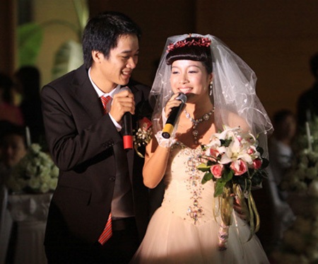 Lễ cưới lãng mạn của “Vàng Anh” Minh Hương - 5 Lễ cưới lãng mạn của “Vàng Anh” Minh Hương - 5