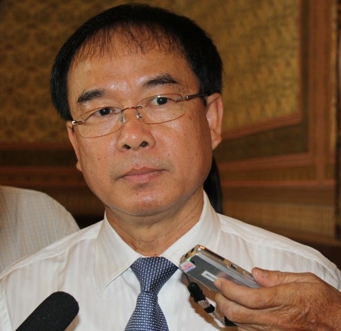 Xét lại quy định cấm quảng cáo trên thành xe  - 1