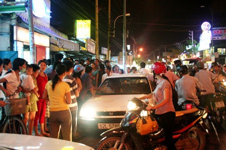 Vụ tai nạn thương tâm và sự thoát chết kì diệu của một bé trai - 3