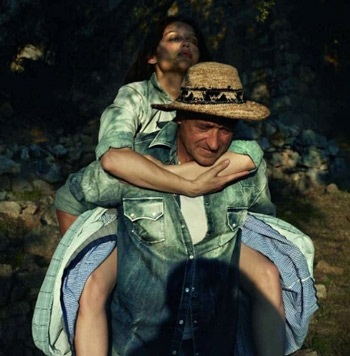 Lại là “người đàn bà đẹp” Laetitia Casta  - 4