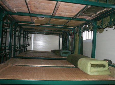 Doanh trại bộ đội dã chiến giữa bãi nổi sông Hồng - 14