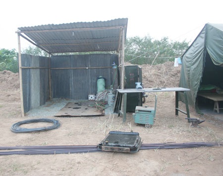 Doanh trại bộ đội dã chiến giữa bãi nổi sông Hồng - 5