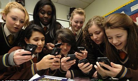 iPhone đời mới trở thành dụng cụ giáo dục - 1