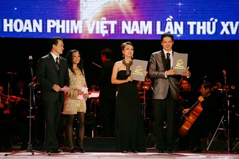 Bông sen vàng thuộc về phim “Đừng đốt” - 8 Bông sen vàng thuộc về phim “Đừng đốt” - 8