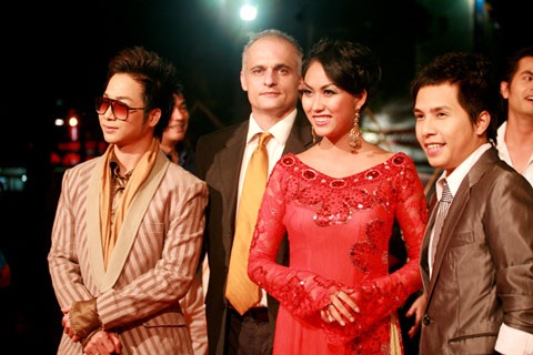 Đỗ Hải Yến “khoe” bạn trai trên thảm đỏ LHP Việt Nam - 6 Đỗ Hải Yến “khoe” bạn trai trên thảm đỏ LHP Việt Nam - 6