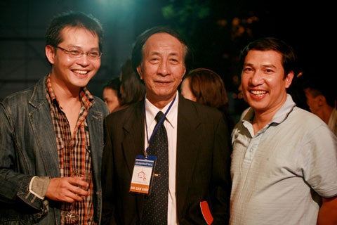 Đỗ Hải Yến “khoe” bạn trai trên thảm đỏ LHP Việt Nam - 9 Đỗ Hải Yến “khoe” bạn trai trên thảm đỏ LHP Việt Nam - 9