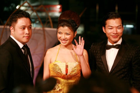 Đỗ Hải Yến “khoe” bạn trai trên thảm đỏ LHP Việt Nam - 11 Đỗ Hải Yến “khoe” bạn trai trên thảm đỏ LHP Việt Nam - 11