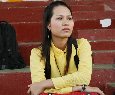 Thủ môn Tấn Trường có bạn gái sang cổ vũ - 1 Thủ môn Tấn Trường có bạn gái sang cổ vũ - 1