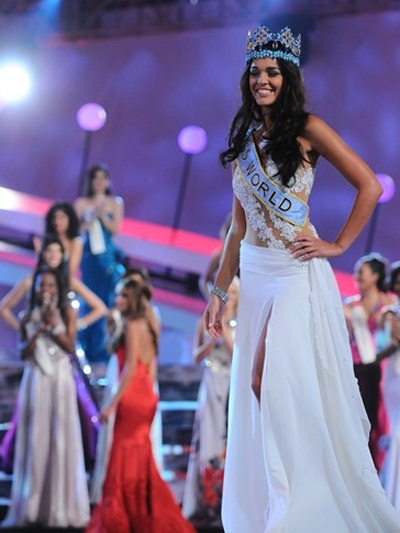 Váy tân Hoa hậu Thế giới “hao hao” váy Á hậu Hoàn vũ 2008 - 9