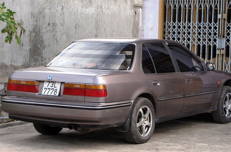 Hai xe ô tô cùng đeo biển số 73L-7778 - 2 Hai xe ô tô cùng đeo biển số 73L-7778 - 2