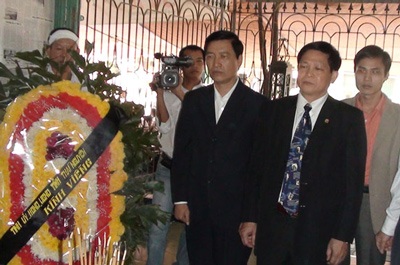 Lâm tặc lao thẳng ô tô sát hại cán bộ kiểm lâm - 1 Lâm tặc lao thẳng ô tô sát hại cán bộ kiểm lâm - 1