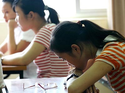 Cắt giảm thời lượng dạy các môn cơ bản đối với đại học - 1 Cắt giảm thời lượng dạy các môn cơ bản đối với đại học - 1