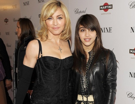 Madonna quá trẻ trung trong buổi giới thiệu phim Nine - 8 Madonna quá trẻ trung trong buổi giới thiệu phim Nine - 8