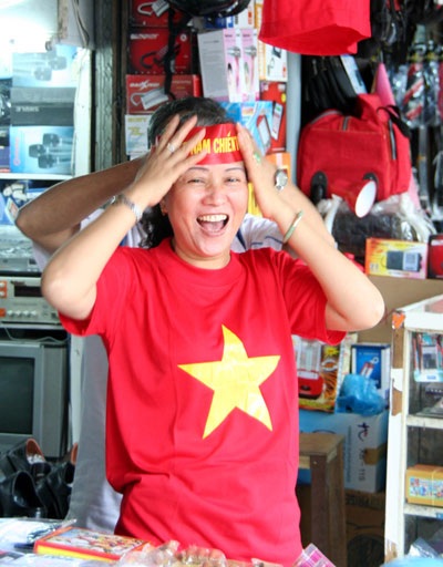 Ngóng từng phút đợi giờ bóng lăn - 14