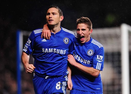 Chelsea củng cố ngôi đầu, Liverpool tìm lại chiến thắng - 2 Chelsea củng cố ngôi đầu, Liverpool tìm lại chiến thắng - 2