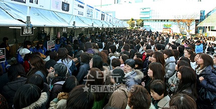 Hình ảnh mới của bốn “mỹ nam” xứ Hàn tại Nhật Bản - 10