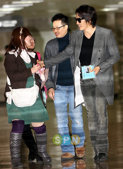 Hình ảnh mới của bốn “mỹ nam” xứ Hàn tại Nhật Bản - 3