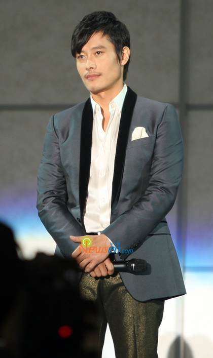 Hình ảnh mới của bốn “mỹ nam” xứ Hàn tại Nhật Bản - 30