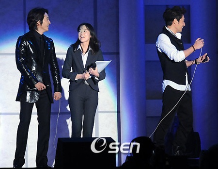 Hình ảnh mới của bốn “mỹ nam” xứ Hàn tại Nhật Bản - 31