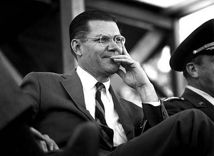 Những nhân vật nổi tiếng thế giới qua đời năm 2009 - 7