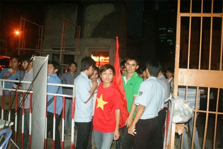 Ngóng từng phút đợi giờ bóng lăn - 7