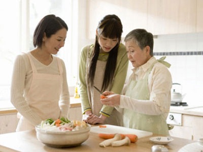 Khi mẹ chồng chê nàng dâu “ít học” - 1 Khi mẹ chồng chê nàng dâu “ít học” - 1