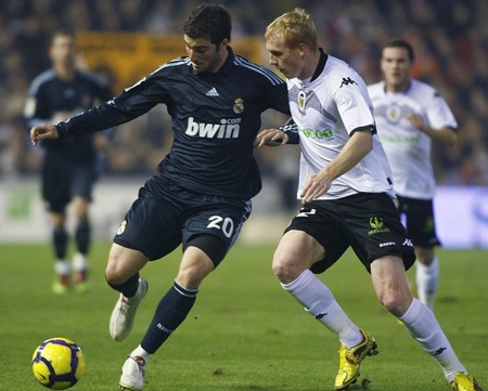 Real Madrid - Zaragoza: Mùa đông không lạnh - 2 Real Madrid - Zaragoza: Mùa đông không lạnh - 2