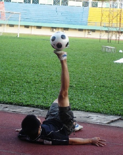 “Nóng” trước giờ khai cuộc - 3