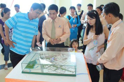 Bất động sản “kỳ vọng” vào phân khúc bình dân - 1