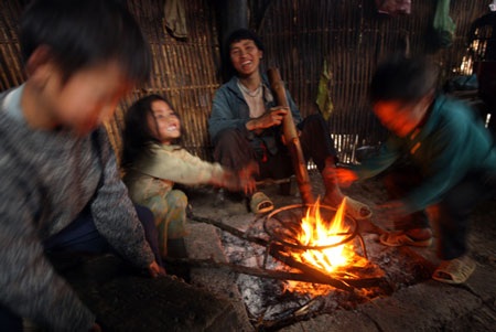 Những “ngọn lửa nhỏ” trên cao nguyên đá - 10 Những “ngọn lửa nhỏ” trên cao nguyên đá - 10