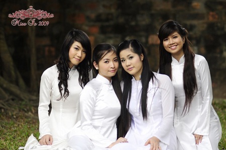 Ngắm nét đẹp của các Nữ sinh thanh lịch khoa Quốc tế - 2 Ngắm nét đẹp của các Nữ sinh thanh lịch khoa Quốc tế - 2
