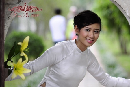 Ngắm nét đẹp của các Nữ sinh thanh lịch khoa Quốc tế - 19 Ngắm nét đẹp của các Nữ sinh thanh lịch khoa Quốc tế - 19