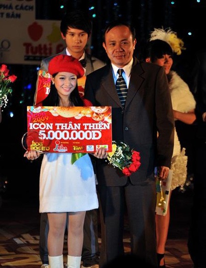 Đàm Phương Linh đăng quang HHT Icon 09 - 15 Đàm Phương Linh đăng quang HHT Icon 09 - 15