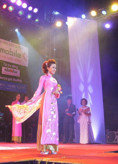 Lộ diện Hoa khôi duyên dáng ĐH Ngoại thương 2009 - 17 Lộ diện Hoa khôi duyên dáng ĐH Ngoại thương 2009 - 17