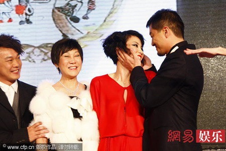 Vương Phi "sốc" trước hai nụ hôn bất ngờ - 4