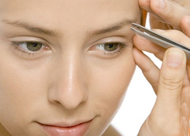 Tỉa lông mày đúng cách - 1