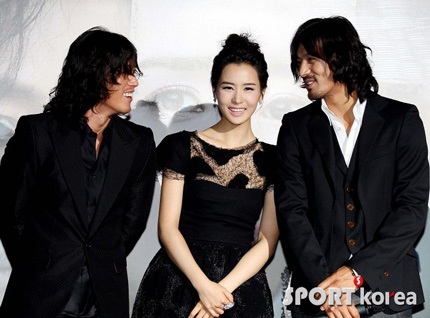 Lee Dae Hee rạng rỡ ngày trở lại phim trường - 2