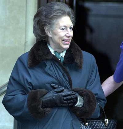 Nhìn lại một thập niên của hoàng gia Anh - 2