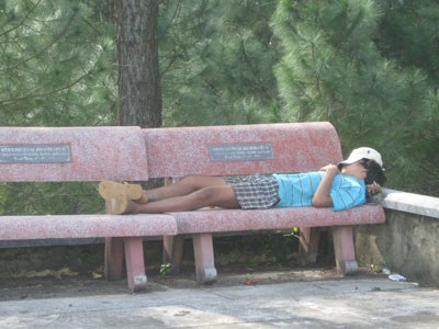 Hãy giữ vẻ trang nghiêm cho Nghĩa trang Trường Sơn - 4