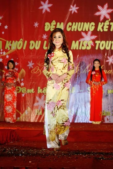 Hoa khôi đầu tiên của Trường CĐ Du lịch Hà Nội - 5 Hoa khôi đầu tiên của Trường CĐ Du lịch Hà Nội - 5