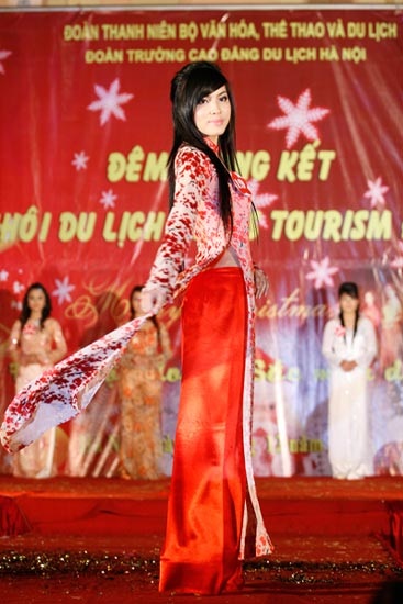 Hoa khôi đầu tiên của Trường CĐ Du lịch Hà Nội - 6 Hoa khôi đầu tiên của Trường CĐ Du lịch Hà Nội - 6