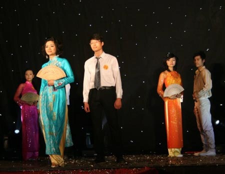 Chọn được cặp đôi tài sắc nhất khoa Đại cương - 2 Chọn được cặp đôi tài sắc nhất khoa Đại cương - 2