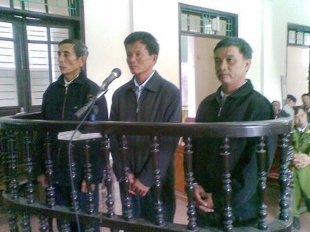 3 “quan xã” vào tù vì tự ý bán đất sai quy định - 1 3 “quan xã” vào tù vì tự ý bán đất sai quy định - 1