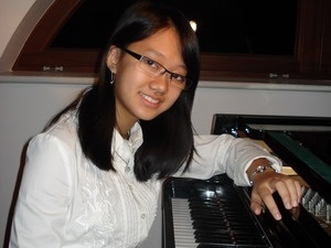 Cô bé 15 tuổi "sưu tập" giải thưởng âm nhạc quốc tế - 1 Cô bé 15 tuổi "sưu tập" giải thưởng âm nhạc quốc tế - 1